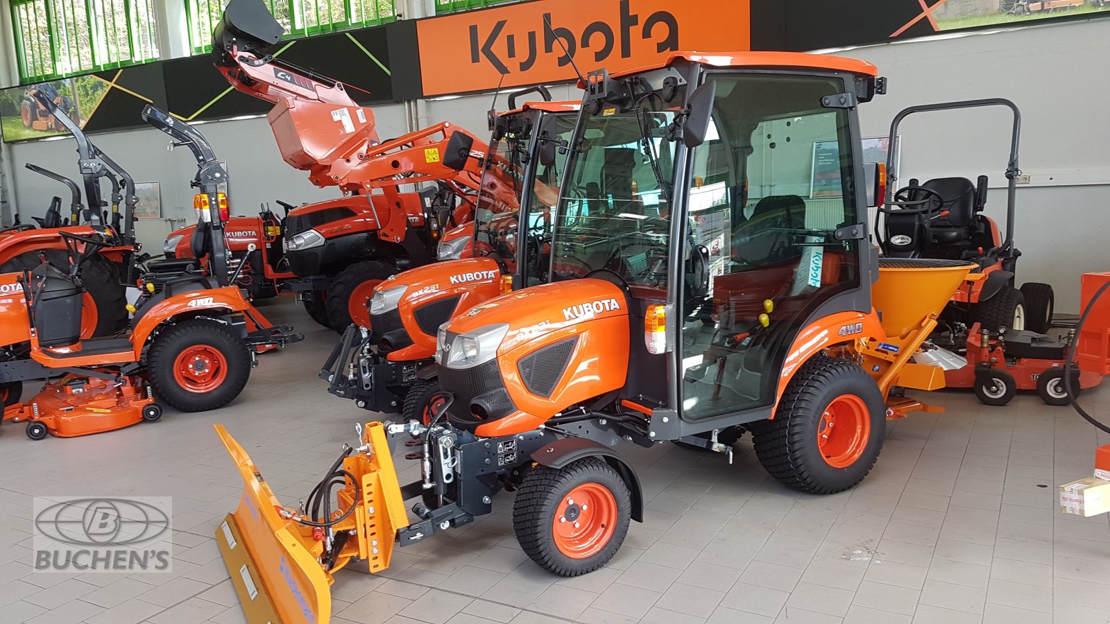 Kommunaltraktor des Typs Kubota BX231 Winterdienstpaket, Neumaschine in Olpe (Bild 2)
