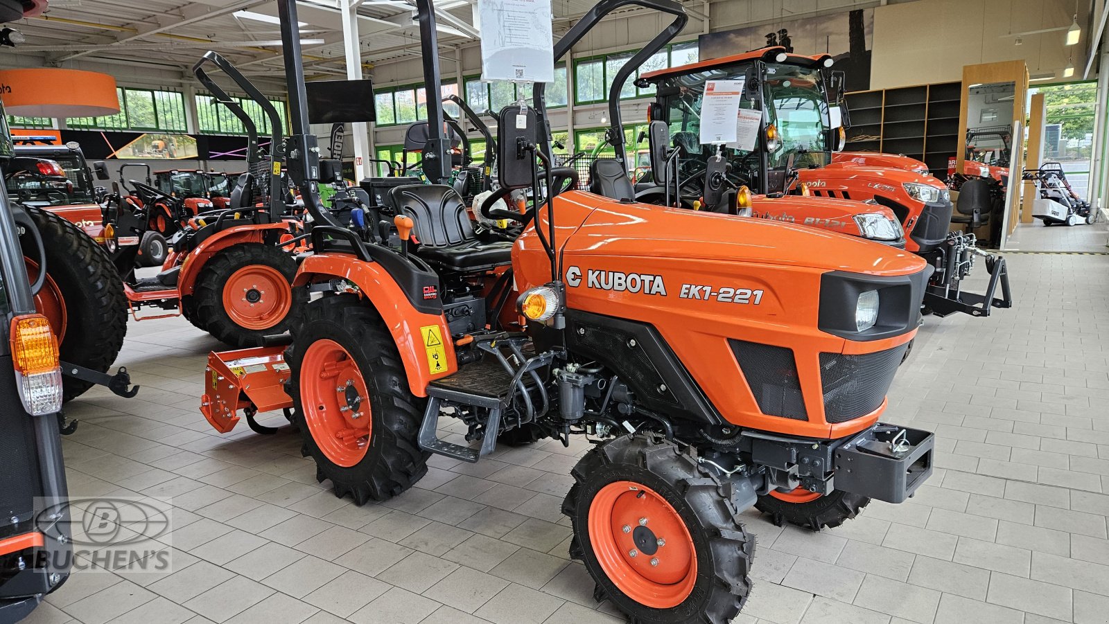 Kommunaltraktor des Typs Kubota EK1-221 inkl. Bodenfräse, Neumaschine in Olpe (Bild 1)