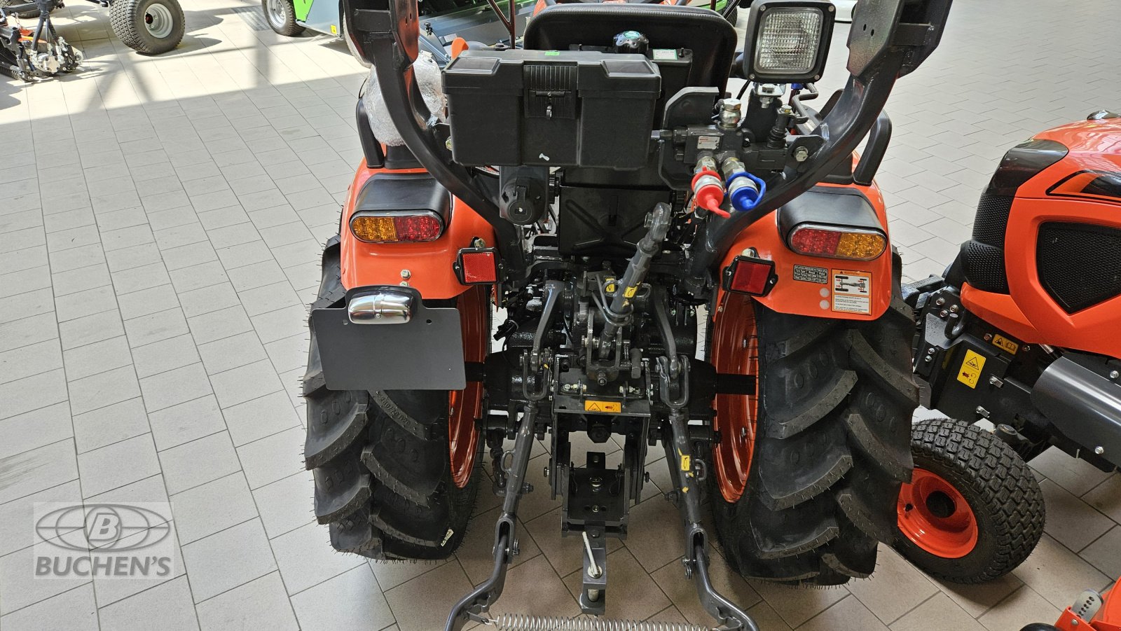 Kommunaltraktor typu Kubota EK1-221, Neumaschine v Olpe (Obrázek 13)