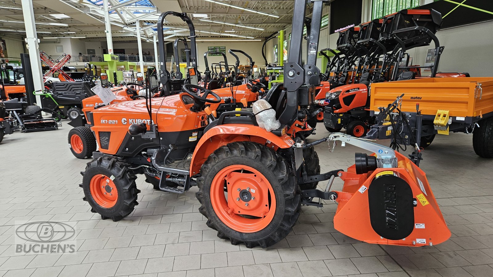 Kommunaltraktor typu Kubota EK1-221, Neumaschine v Olpe (Obrázek 2)