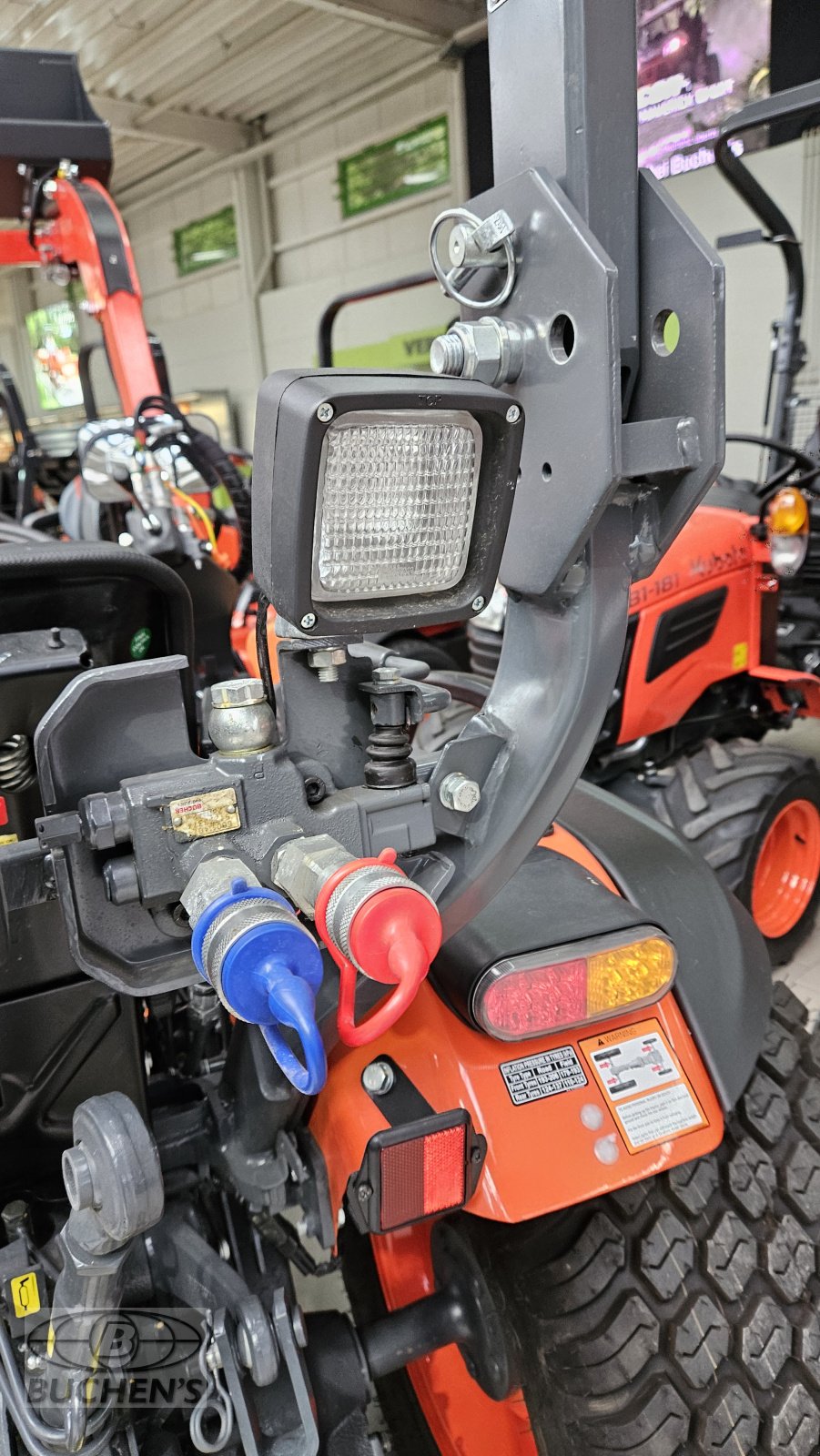 Kommunaltraktor des Typs Kubota EK1-261, Neumaschine in Olpe (Bild 11)