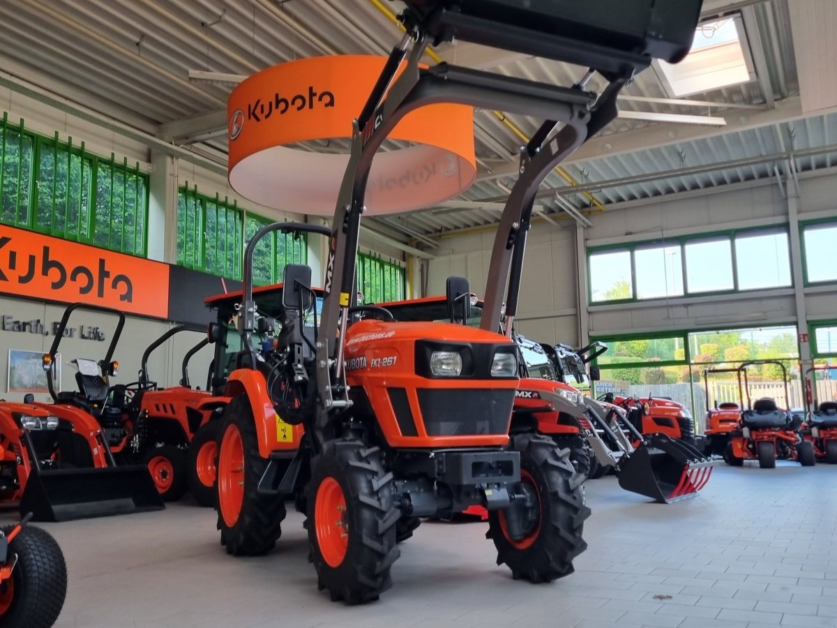 Kommunaltraktor des Typs Kubota EK1-261, Neumaschine in Olpe (Bild 1)