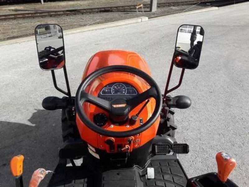 Kommunaltraktor des Typs Kubota EK1-261, Neumaschine in NATTERNBACH (Bild 3)