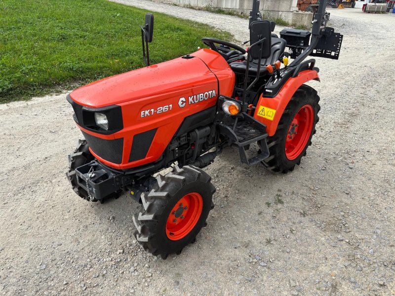 Kommunaltraktor des Typs Kubota EK1-261, Gebrauchtmaschine in NATTERNBACH (Bild 1)