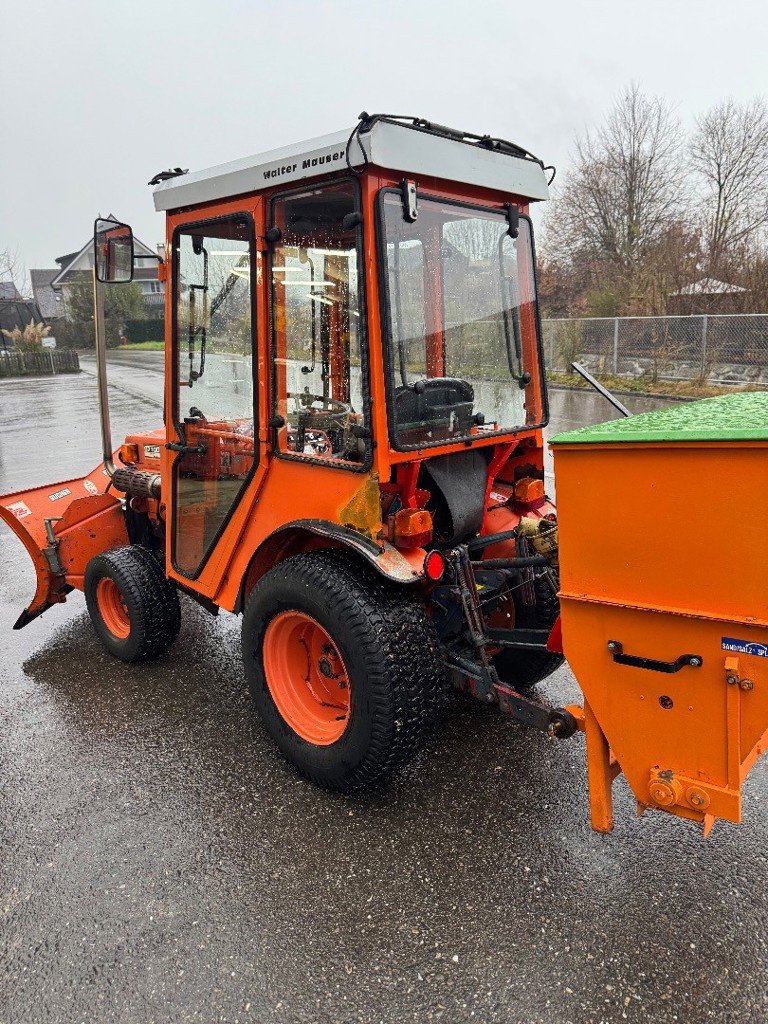 Kommunaltraktor typu Kubota HST 7100, Gebrauchtmaschine v Jonen (Obrázek 5)