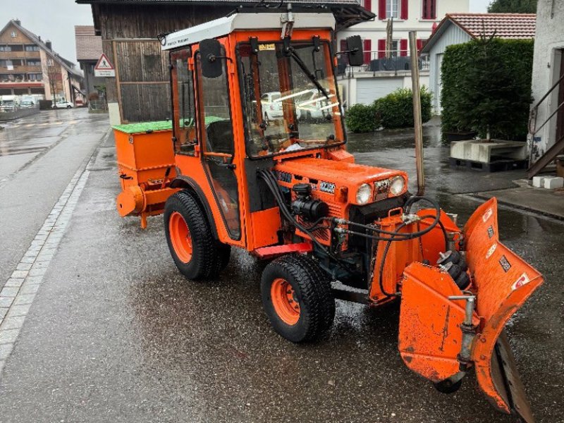 Kommunaltraktor типа Kubota HST 7100, Gebrauchtmaschine в Jonen (Фотография 1)