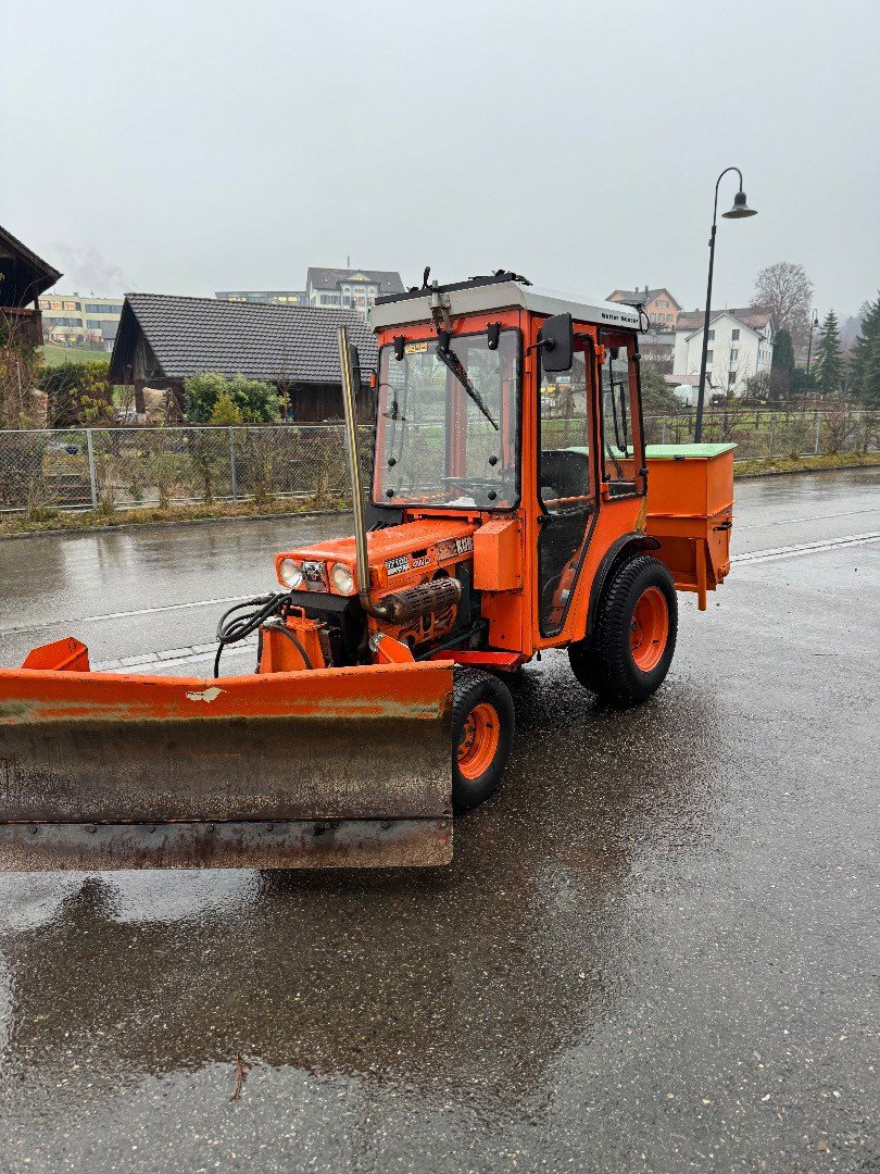 Kommunaltraktor typu Kubota HST 7100, Gebrauchtmaschine v Jonen (Obrázek 2)