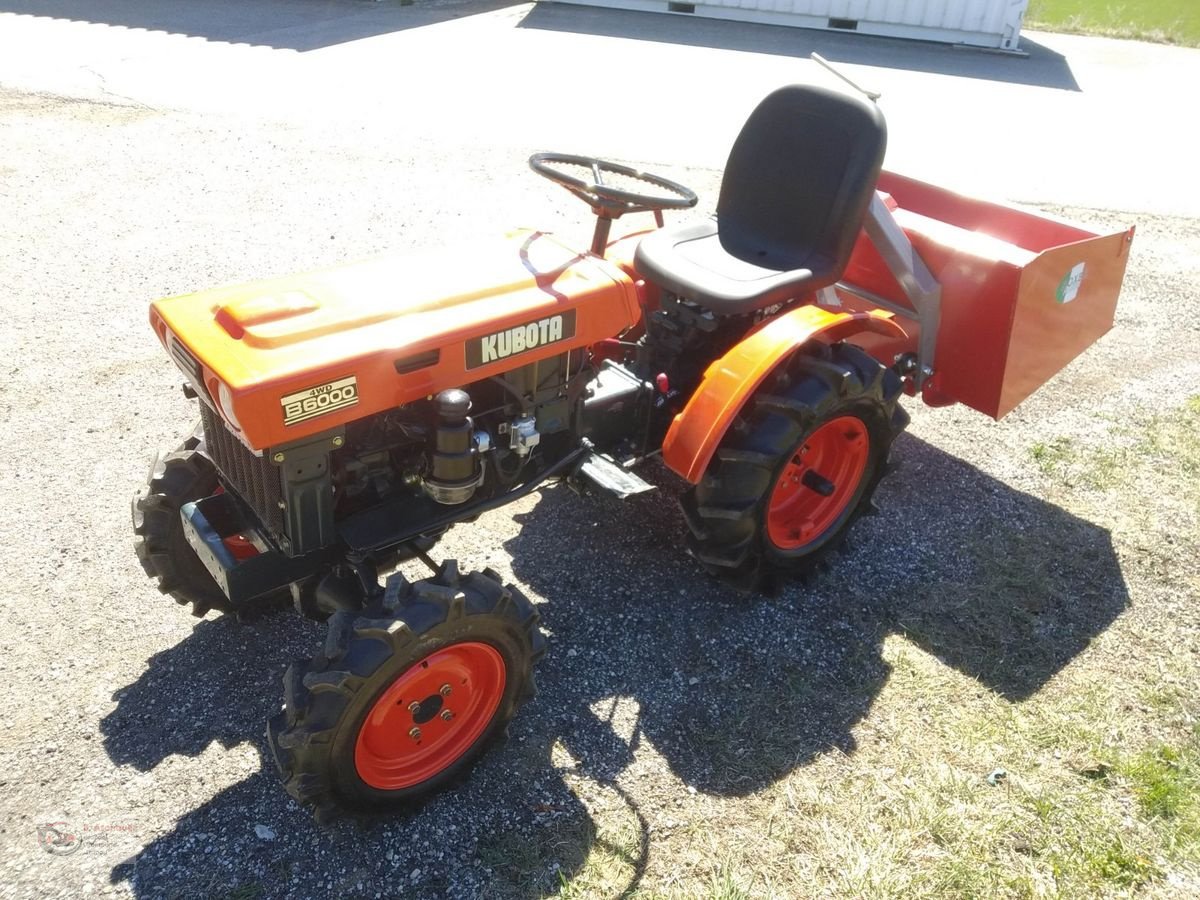 Kommunaltraktor tip Kubota Kubota B5000 / B5001 / B6000 incl. Heckschaufel, Gebrauchtmaschine in Dimbach (Poză 5)