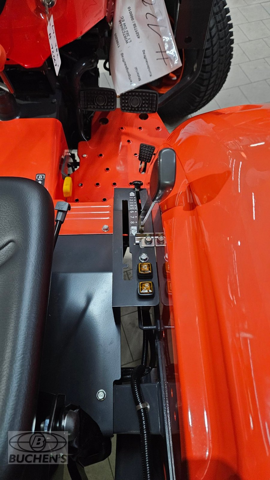 Kommunaltraktor типа Kubota L1-382 D, Neumaschine в Olpe (Фотография 11)