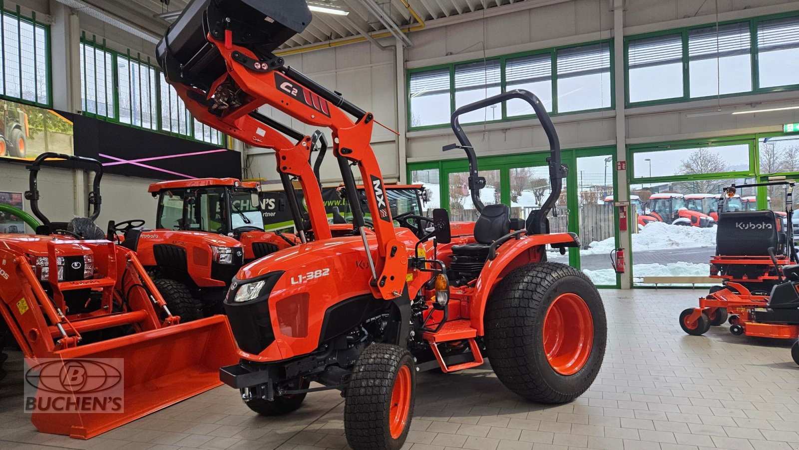 Kommunaltraktor of the type Kubota L1-382 D, Neumaschine in Olpe (Picture 11)