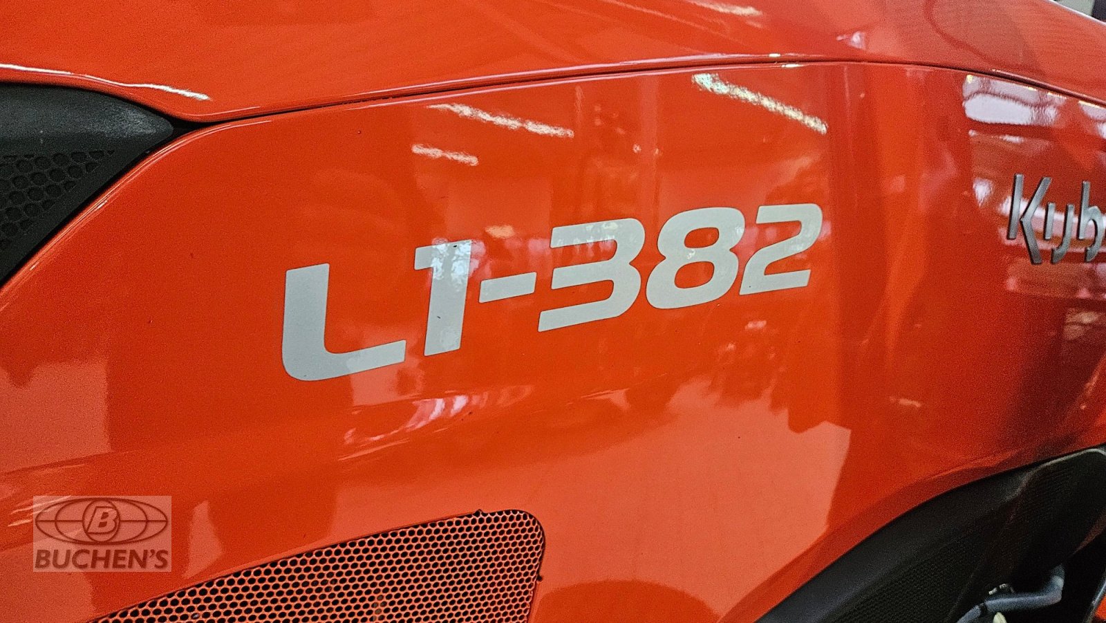 Kommunaltraktor of the type Kubota L1-382 D, Neumaschine in Olpe (Picture 12)