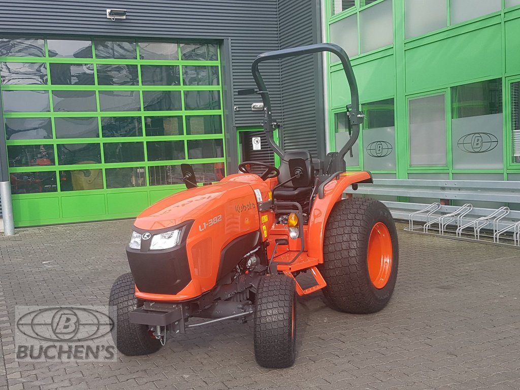 Kommunaltraktor des Typs Kubota L1-382 Galaxy Turf ab 0,99%, Neumaschine in Olpe (Bild 11)
