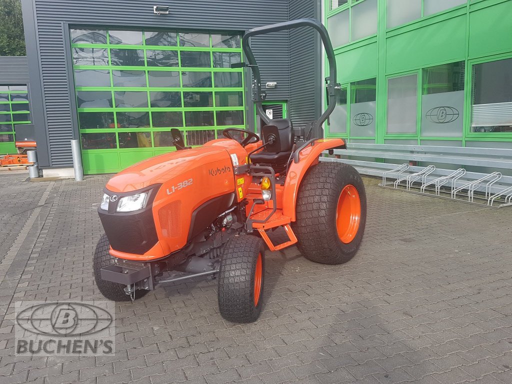 Kommunaltraktor des Typs Kubota L1-382 Galaxy Turf ab 0,99%, Neumaschine in Olpe (Bild 14)