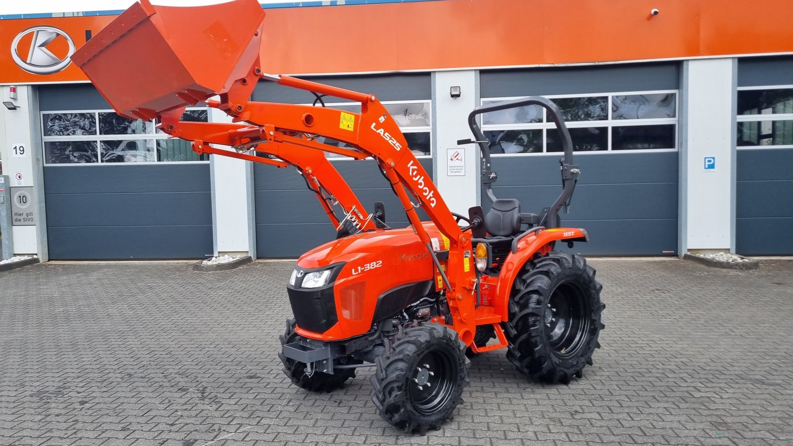 Kommunaltraktor типа Kubota L1-382 H Frontlader, Neumaschine в Olpe (Фотография 10)