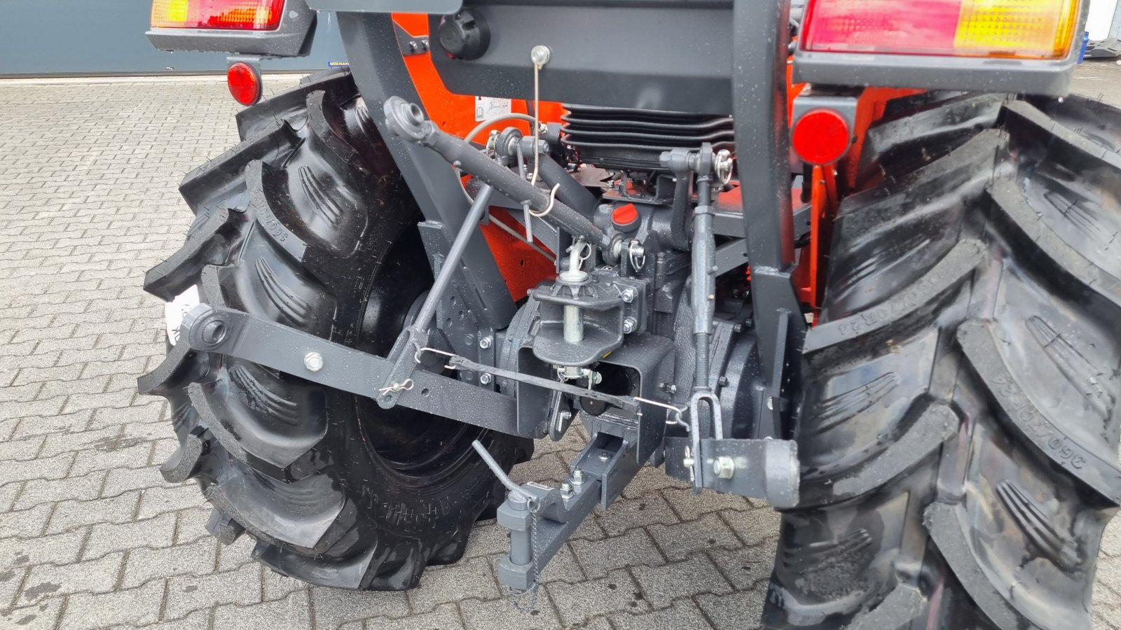 Kommunaltraktor des Typs Kubota L1-382 H Frontlader, Neumaschine in Olpe (Bild 14)