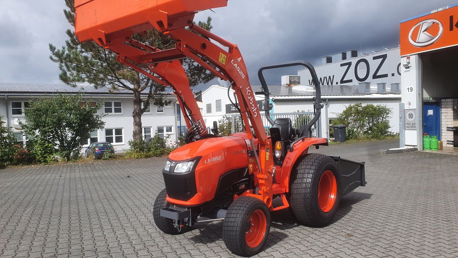 Kommunaltraktor типа Kubota L1-382 H Frontlader, Neumaschine в Olpe (Фотография 21)