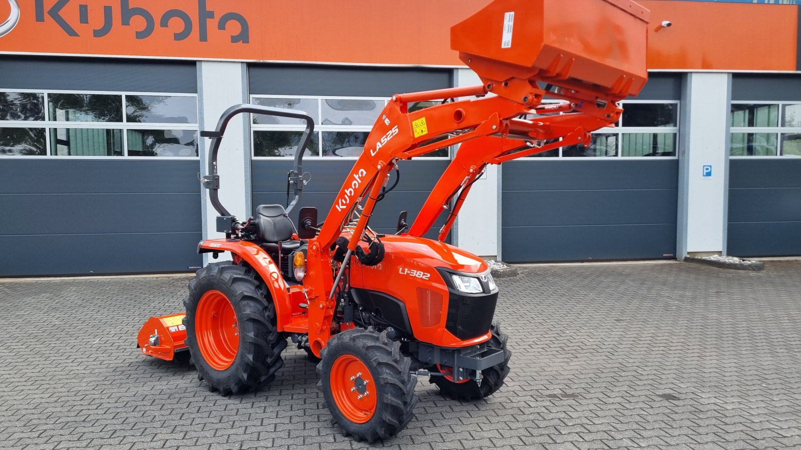 Kommunaltraktor a típus Kubota L1-382 HST Vorführmaschine, Neumaschine ekkor: Olpe (Kép 4)