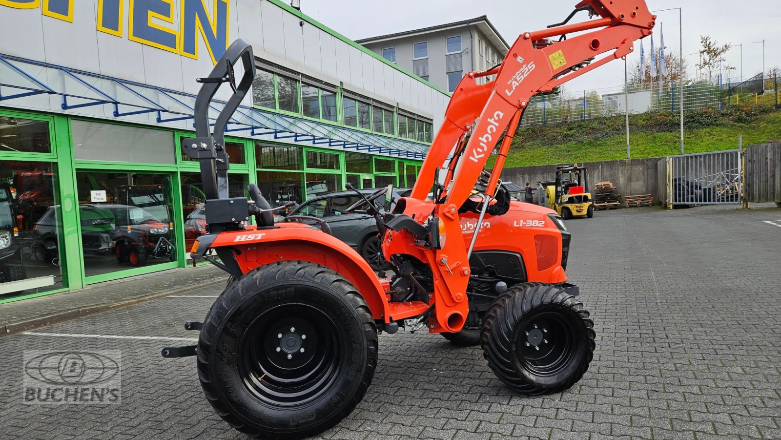 Kommunaltraktor des Typs Kubota L1-382 HST, Gebrauchtmaschine in Olpe (Bild 8)