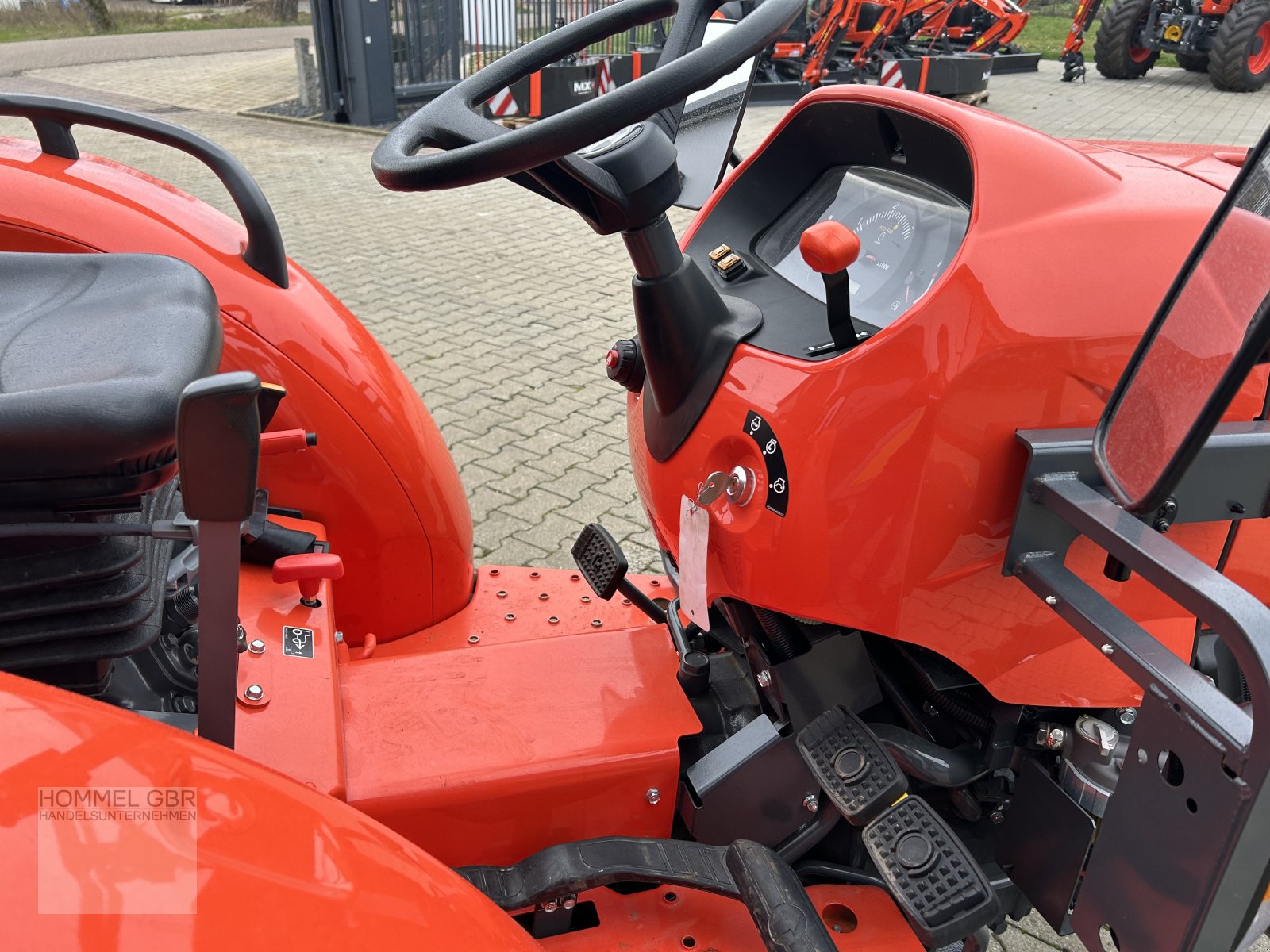 Kommunaltraktor a típus Kubota L1-382 Hydrostat Reitplatz 38PS, Neumaschine ekkor: Bopfingen (Kép 4)