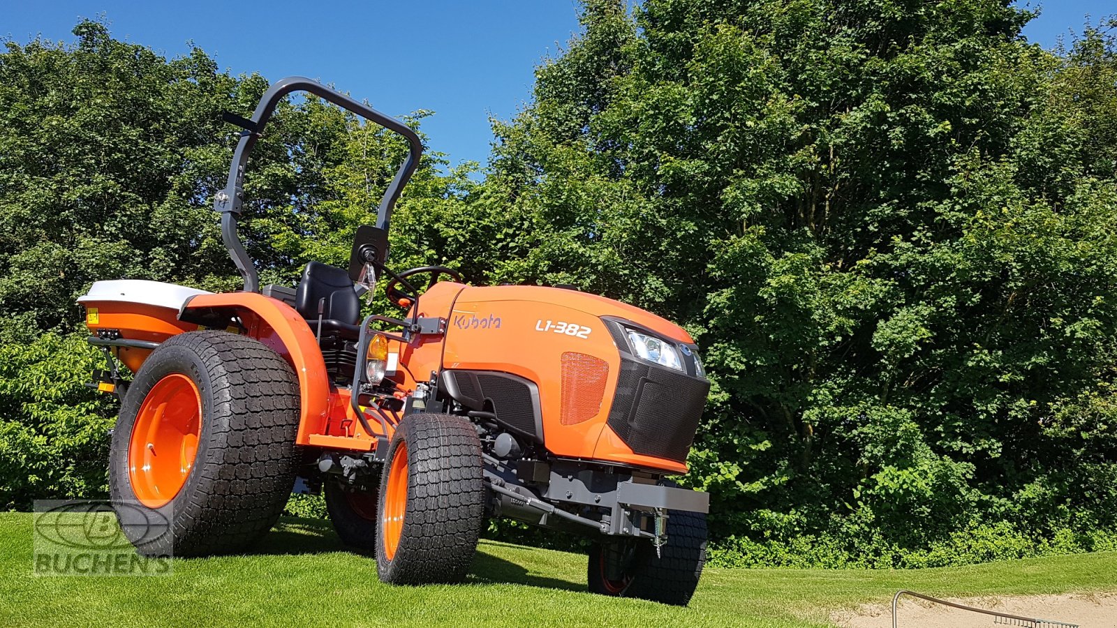 Kommunaltraktor typu Kubota L1-382 Turf, Neumaschine v Olpe (Obrázek 2)