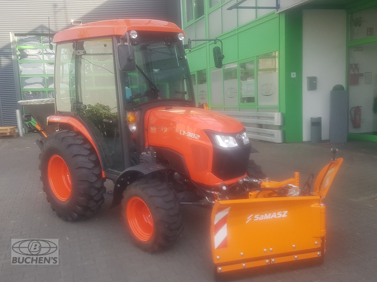 Kommunaltraktor des Typs Kubota L1-382 Winterdienstpaket, Neumaschine in Olpe (Bild 8)