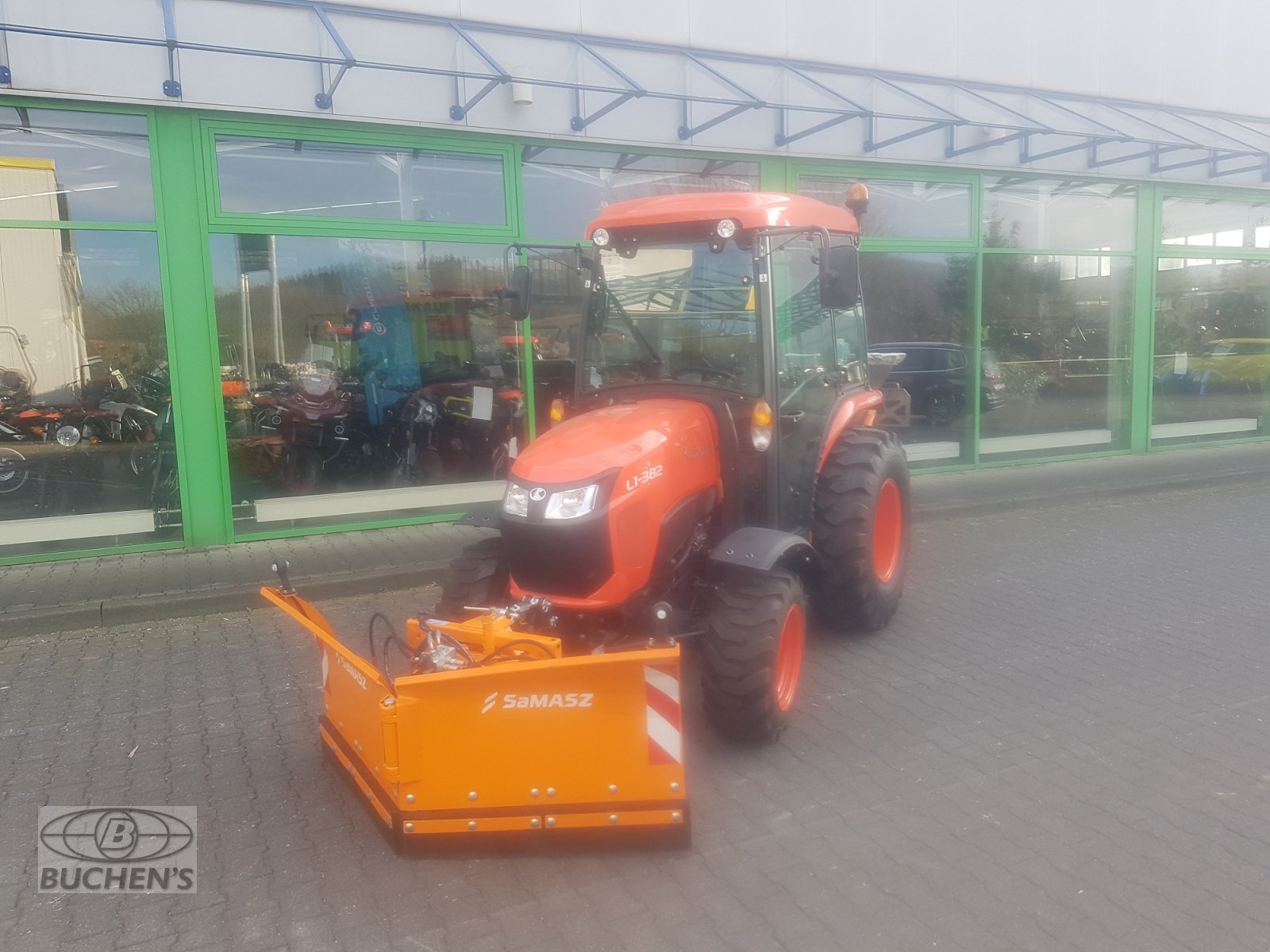 Kommunaltraktor des Typs Kubota L1-382 Winterdienstpaket, Neumaschine in Olpe (Bild 10)