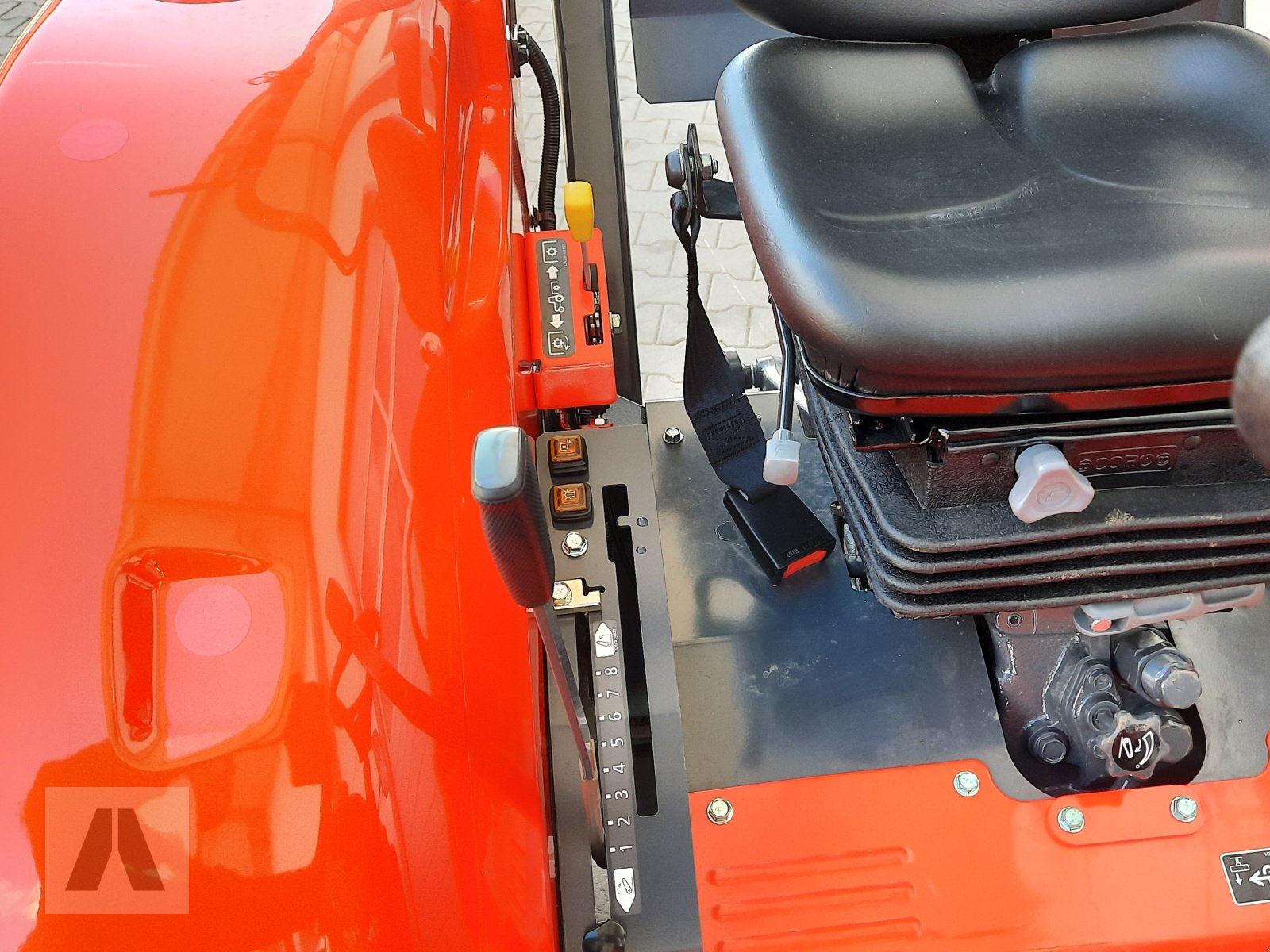 Kommunaltraktor des Typs Kubota L1-382, Neumaschine in Antdorf (Bild 12)