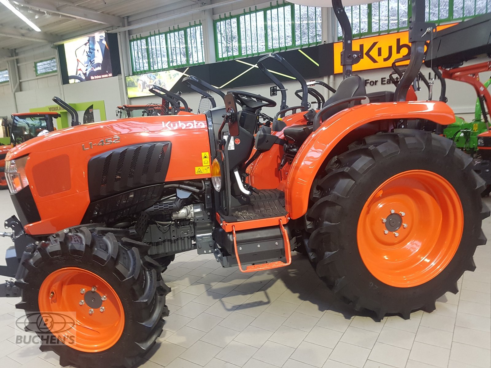 Kommunaltraktor des Typs Kubota L1-452 Hydrostat ab 0,99% Finanzierung, Neumaschine in Olpe (Bild 14)