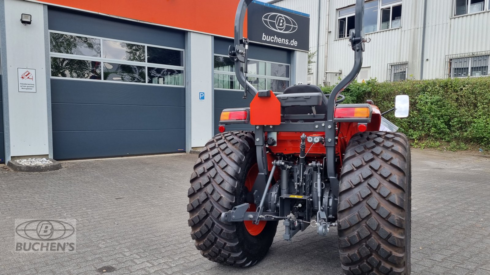 Kommunaltraktor des Typs Kubota L1-452 Hydrostat ab 0,99% Finanzierung, Neumaschine in Olpe (Bild 9)