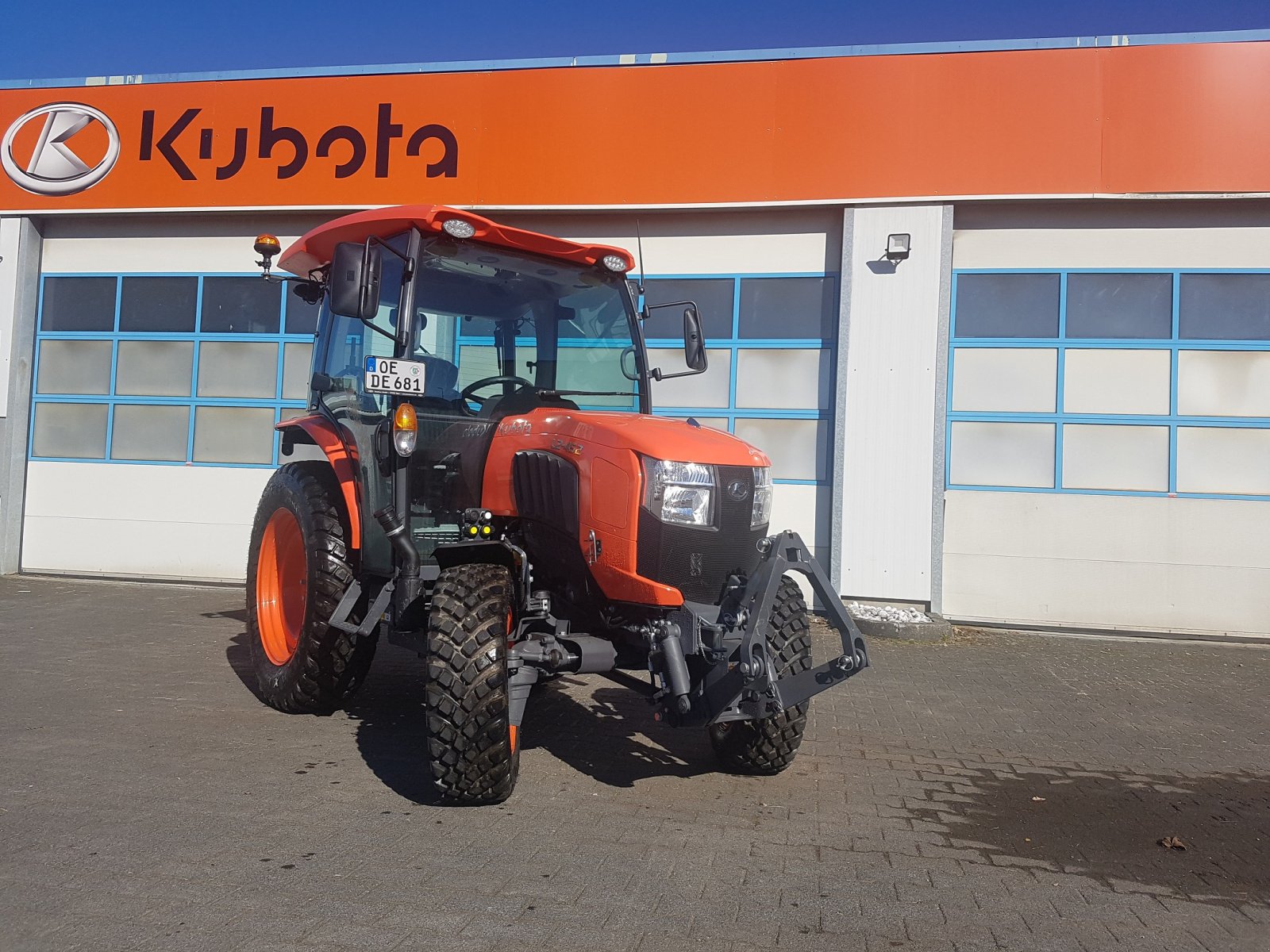 Kommunaltraktor za tip Kubota L2-452 Demo, Neumaschine u Olpe (Slika 6)