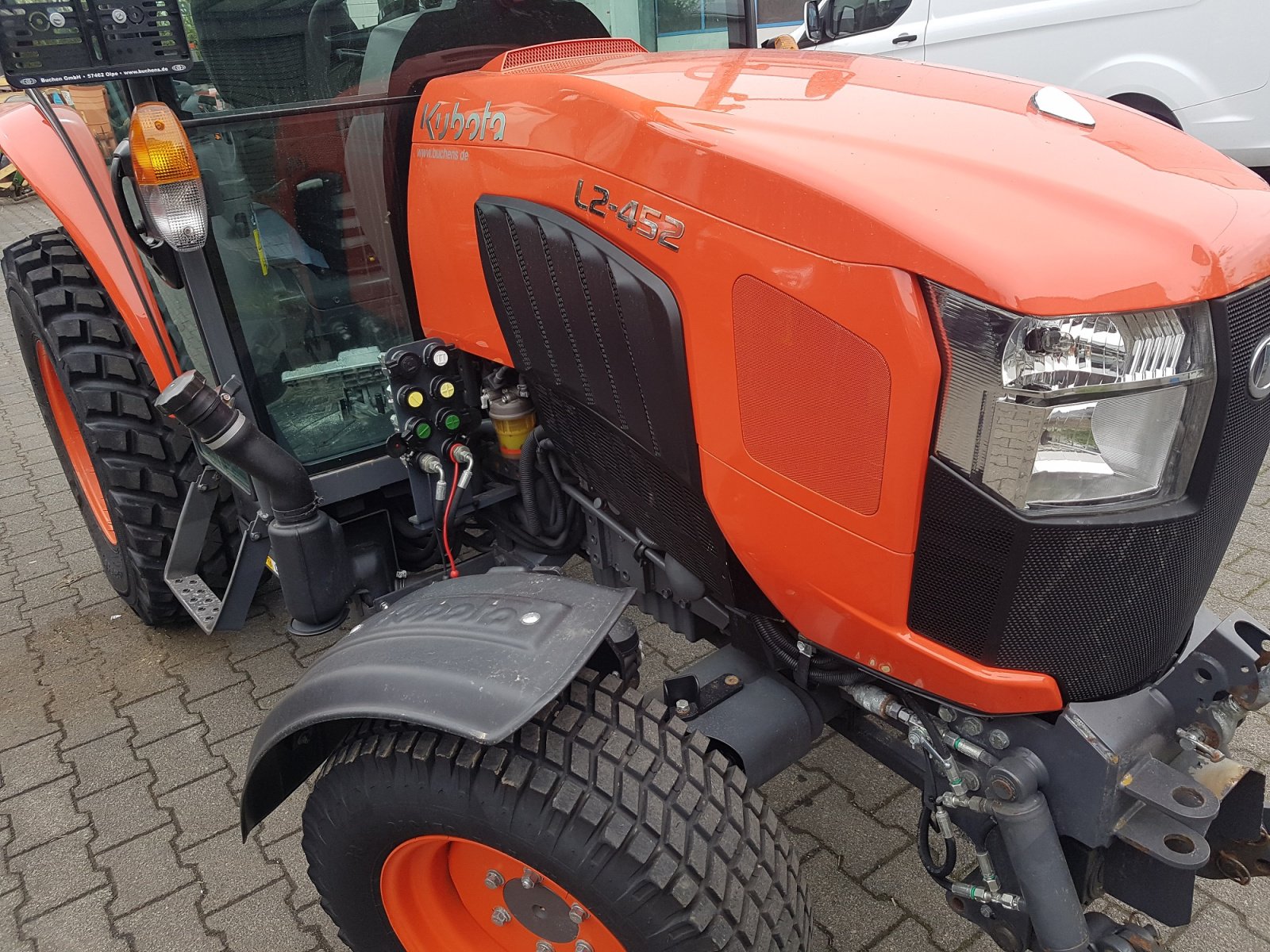 Kommunaltraktor typu Kubota L2-452 H CAB   Demomaschine, Neumaschine w Olpe (Zdjęcie 2)