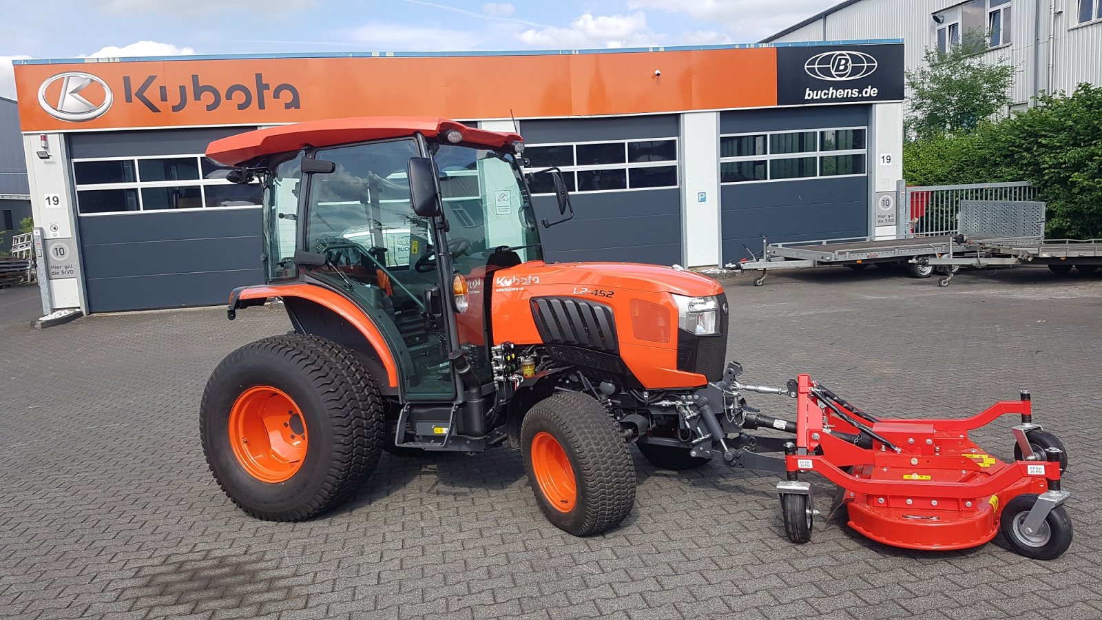 Kommunaltraktor of the type Kubota L2-452 H CAB, Neumaschine in Olpe (Picture 4)