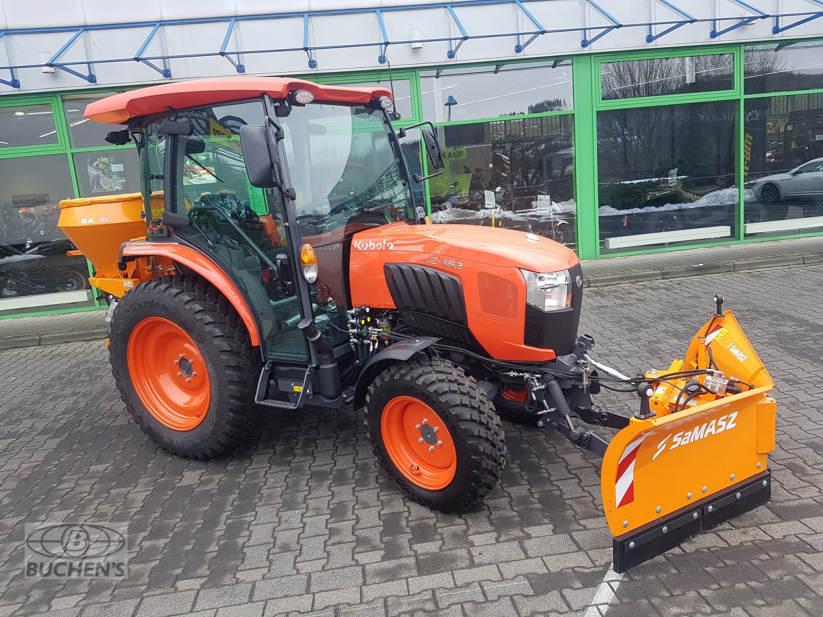 Kommunaltraktor des Typs Kubota L2-452 H Winterdienstpaket, Neumaschine in Olpe (Bild 4)