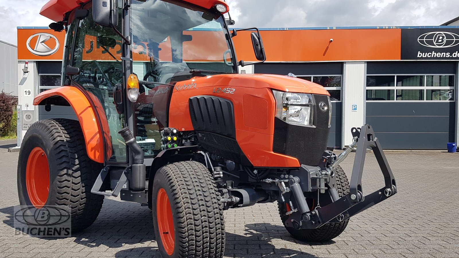 Kommunaltraktor des Typs Kubota L2-452D ab 0,99%, Neumaschine in Olpe (Bild 1)