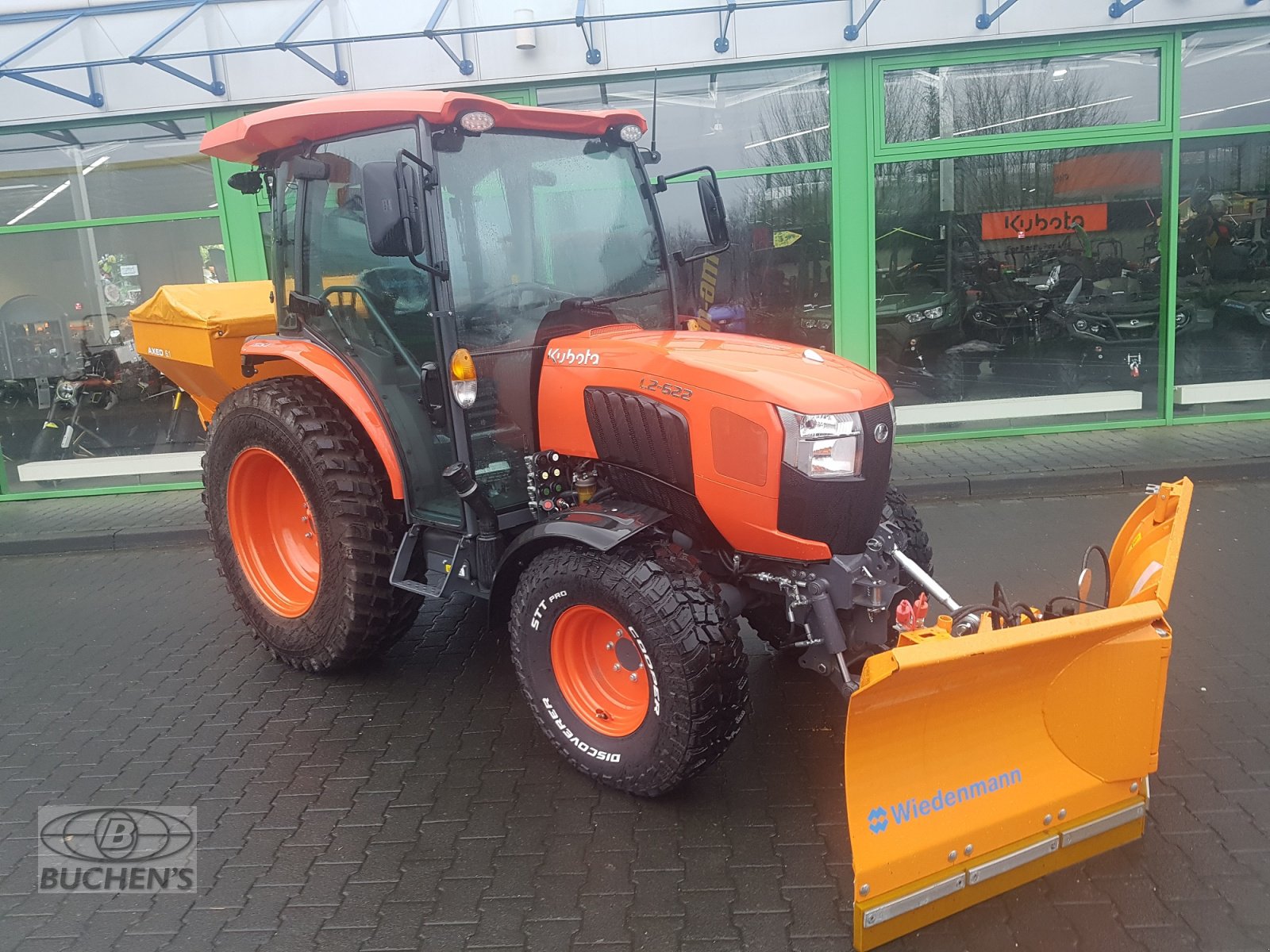 Kommunaltraktor des Typs Kubota L2-552 H CAB  Winterdienstpaket, Neumaschine in Olpe (Bild 3)