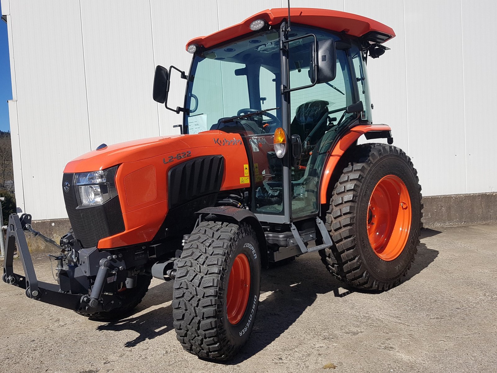 Kommunaltraktor typu Kubota L2-622, Neumaschine v Olpe (Obrázok 1)