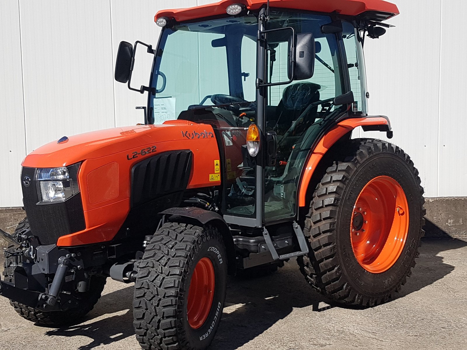 Kommunaltraktor typu Kubota L2-622, Neumaschine v Olpe (Obrázok 2)