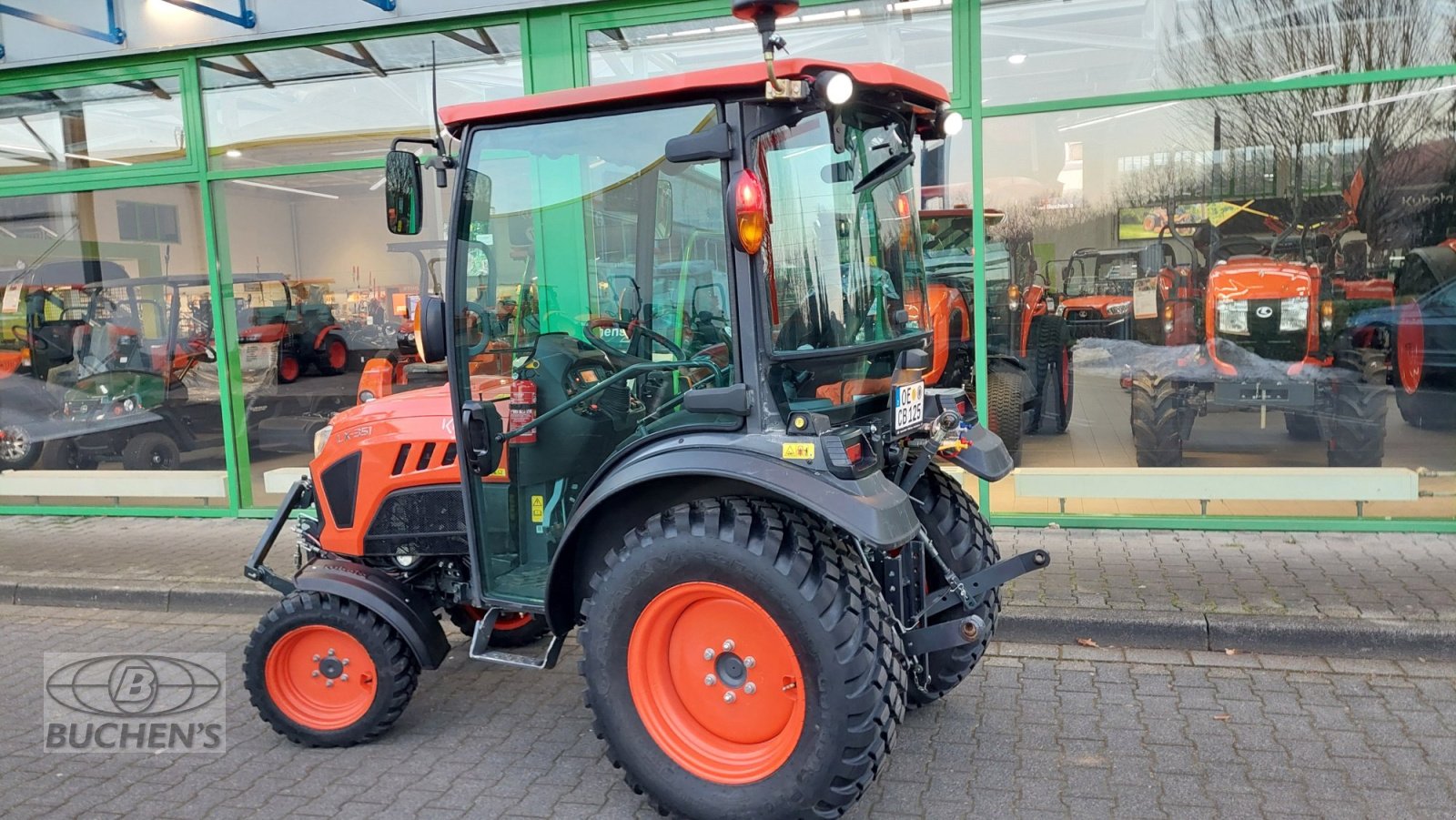 Kommunaltraktor от тип Kubota LX351 CAB, Neumaschine в Olpe (Снимка 2)