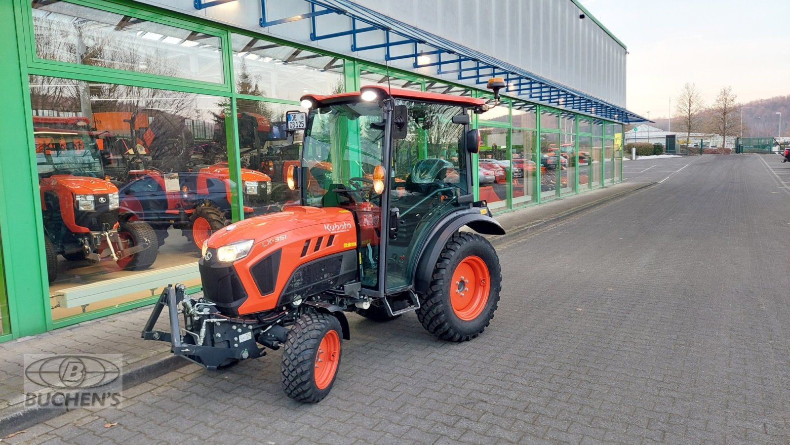 Kommunaltraktor от тип Kubota LX351 CAB, Neumaschine в Olpe (Снимка 3)