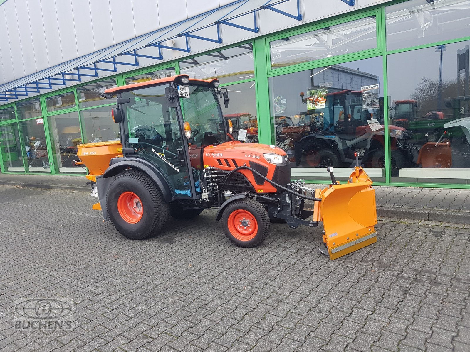 Kommunaltraktor des Typs Kubota LX351 Winterdienst, Neumaschine in Olpe (Bild 5)