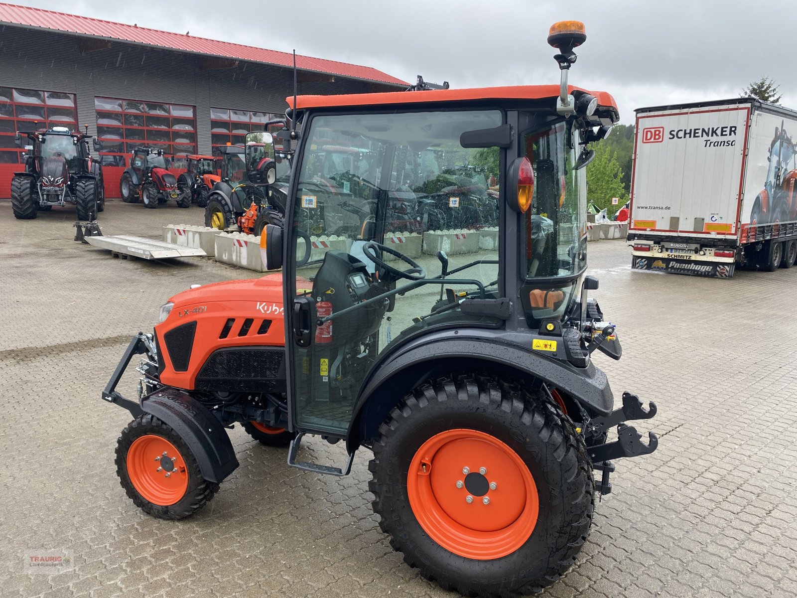 Kommunaltraktor of the type Kubota LX401 CAB, Neumaschine in Mainburg/Wambach (Picture 2)