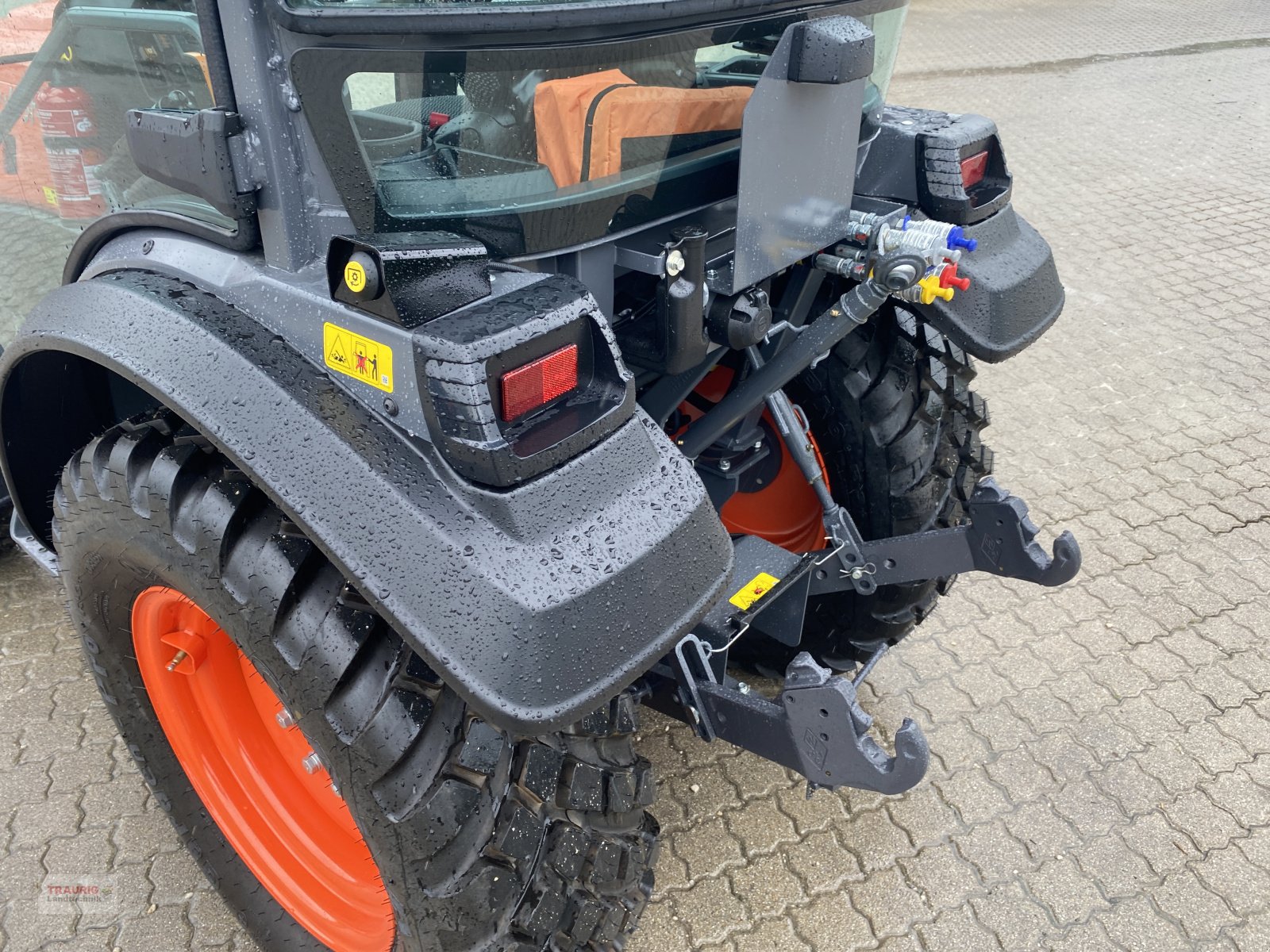 Kommunaltraktor of the type Kubota LX401 CAB, Neumaschine in Mainburg/Wambach (Picture 4)