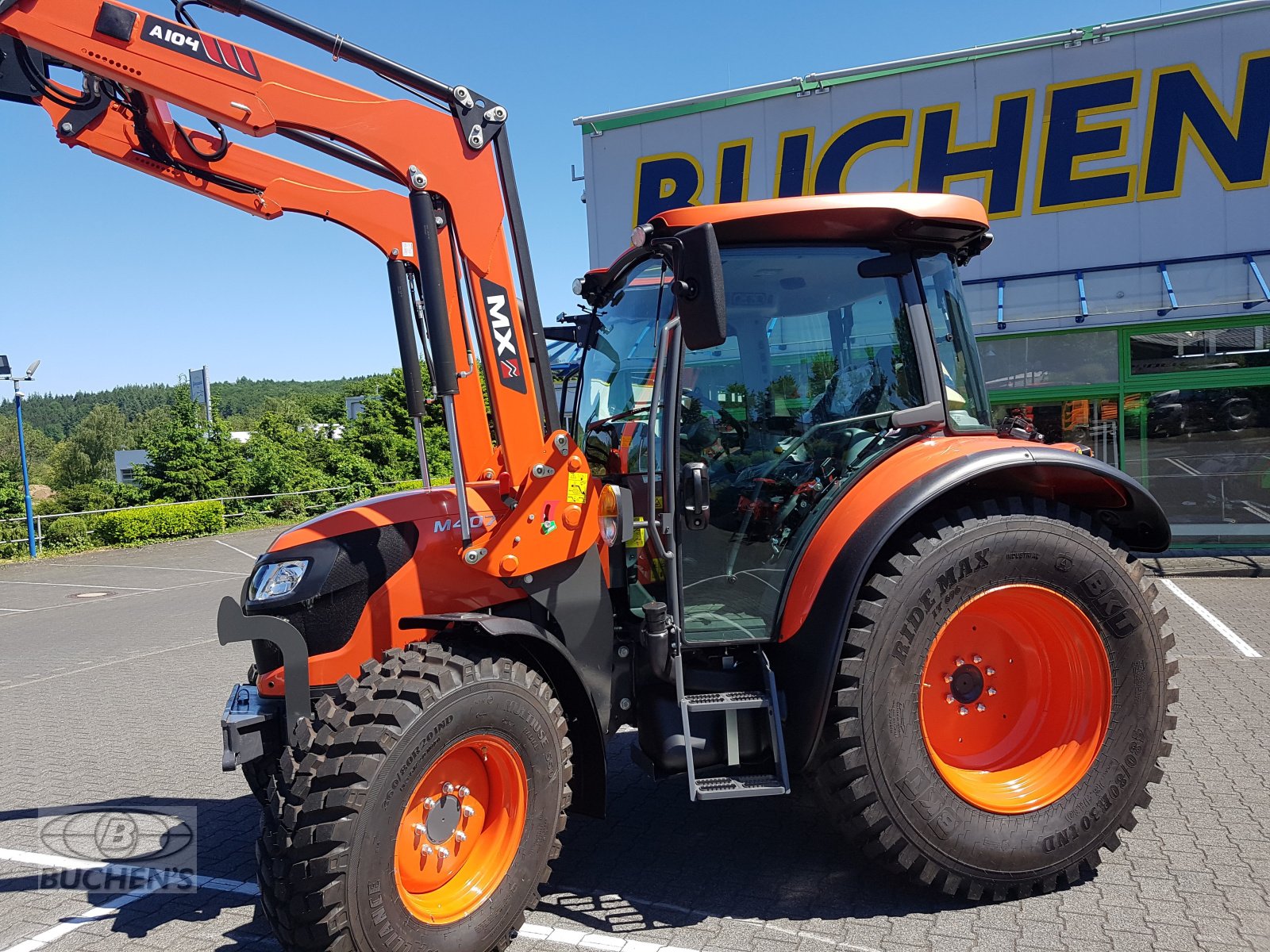 Kommunaltraktor del tipo Kubota M4-073 CAB 36x36, Neumaschine In Olpe (Immagine 2)