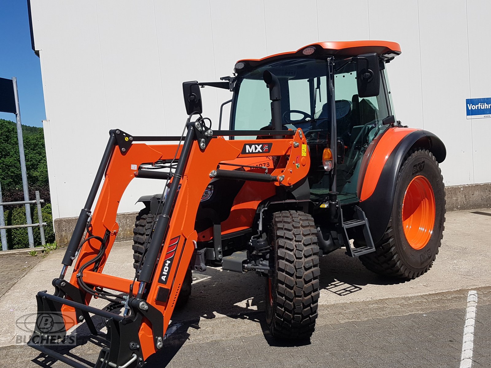 Kommunaltraktor del tipo Kubota M4-073 CAB 36x36, Neumaschine In Olpe (Immagine 3)