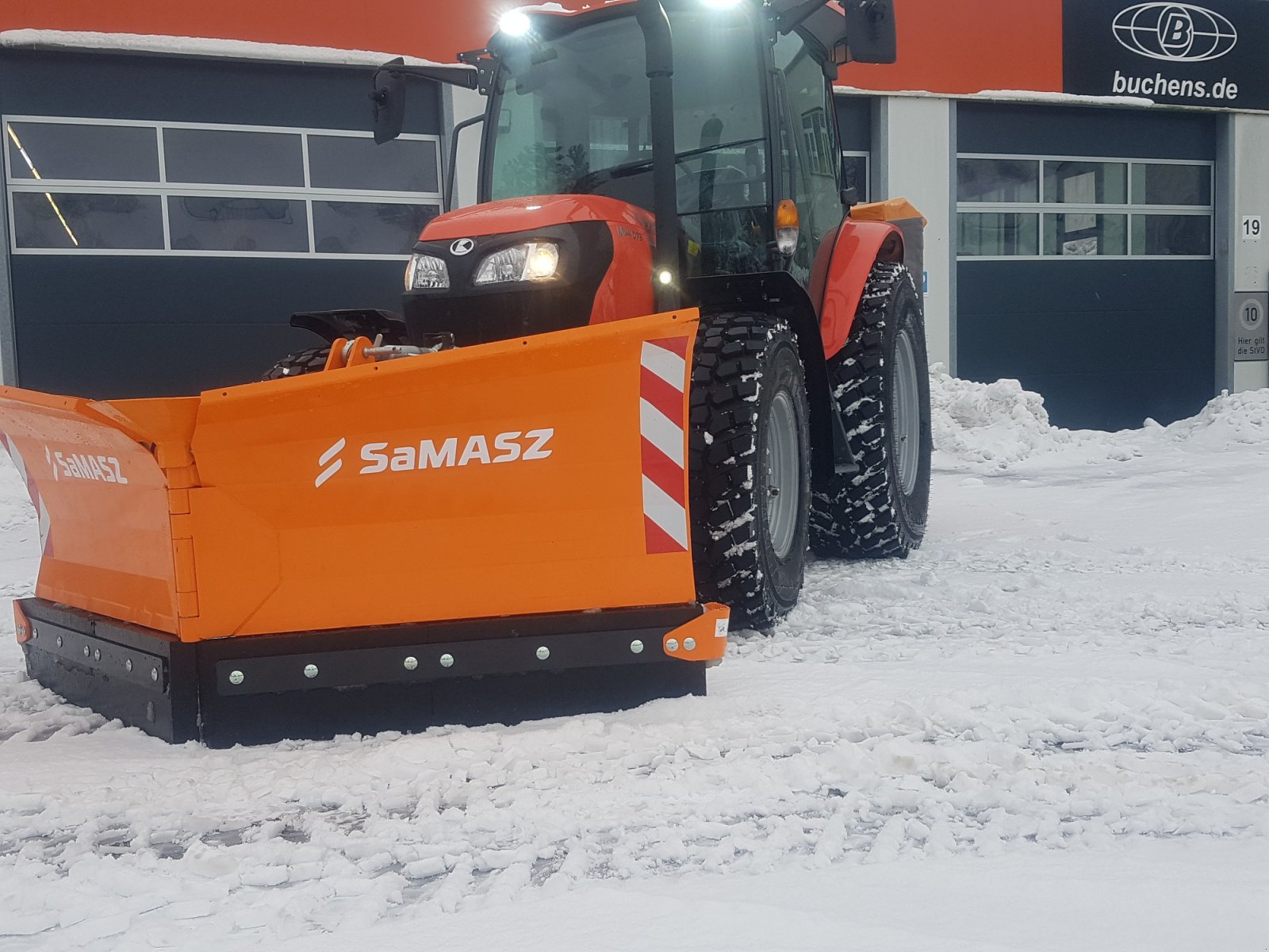 Kommunaltraktor του τύπου Kubota M4-073CAB Winterdienstpaket, Neumaschine σε Olpe (Φωτογραφία 3)