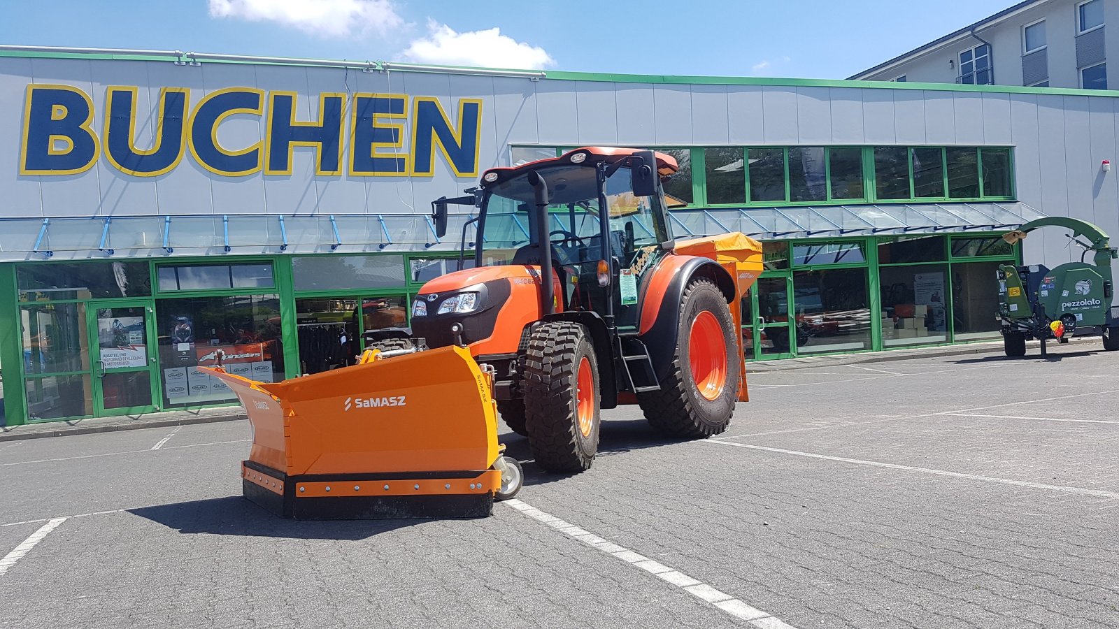 Kommunaltraktor des Typs Kubota M4063 CAB Winterdienstpaket, Neumaschine in Olpe (Bild 4)