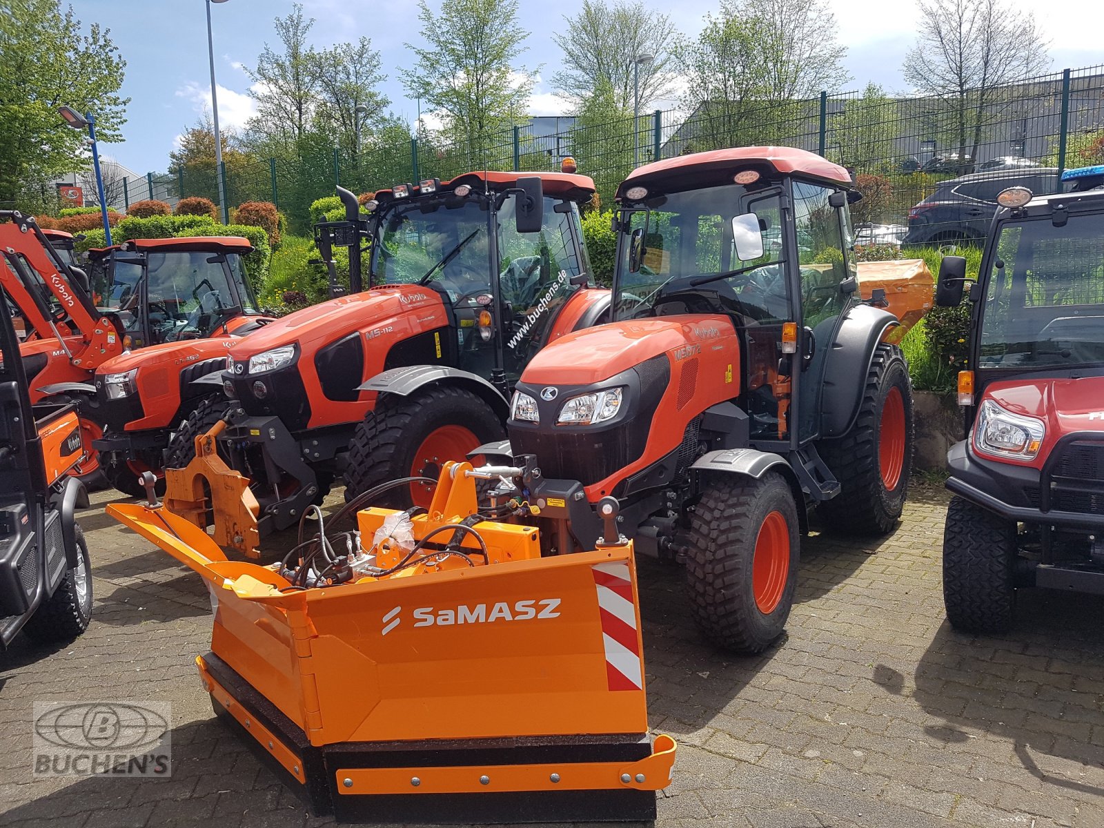 Kommunaltraktor des Typs Kubota M5072 Narrow Winterdienstpaket, Neumaschine in Olpe (Bild 3)