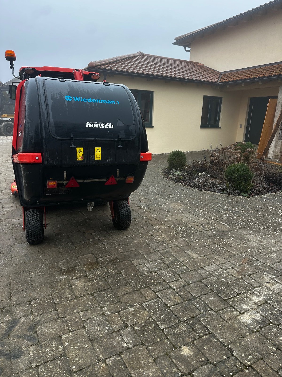 Kommunaltraktor typu Kubota ST401 Winter, Gebrauchtmaschine v Kaldorf (Obrázek 3)