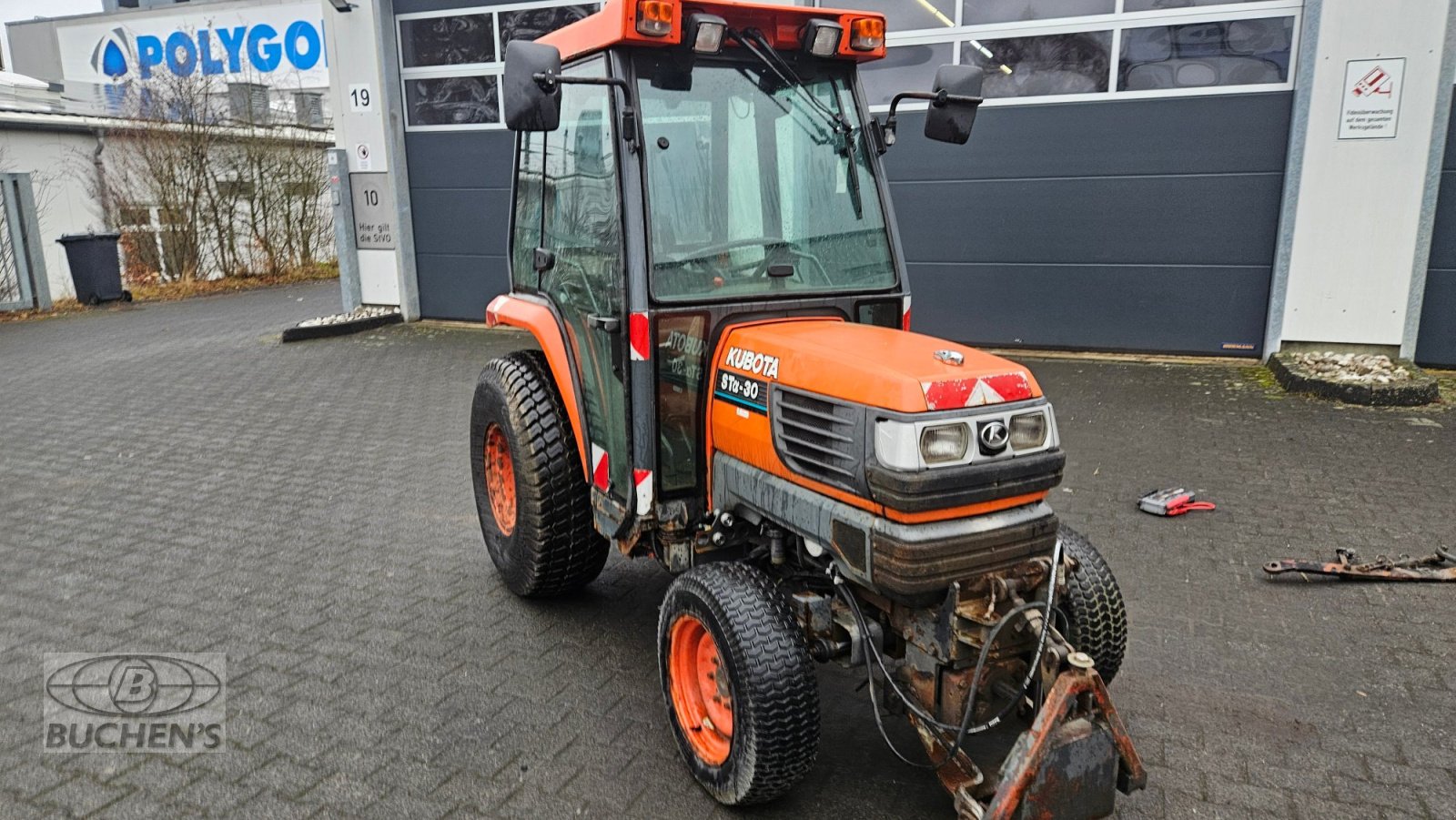 Kommunaltraktor des Typs Kubota STa-30, Gebrauchtmaschine in Olpe (Bild 3)
