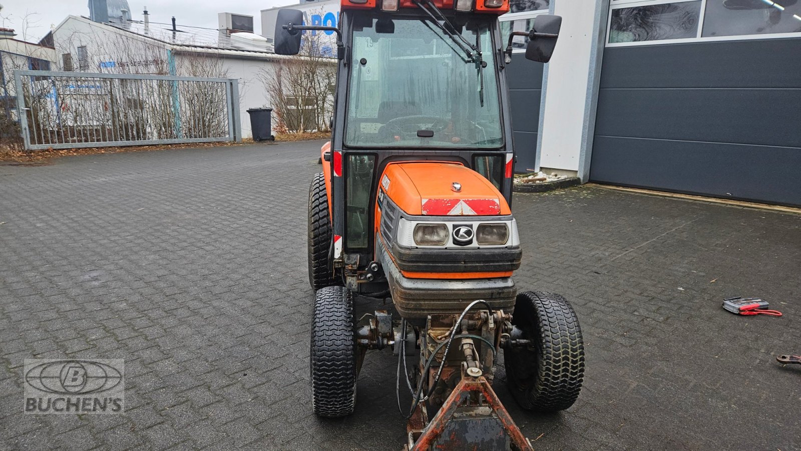 Kommunaltraktor des Typs Kubota STa-30, Gebrauchtmaschine in Olpe (Bild 4)